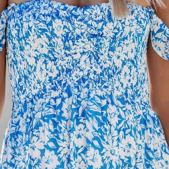 ✨NWT Floral Off Shoulder Maxi Dress✨ - Picture 5 of 6